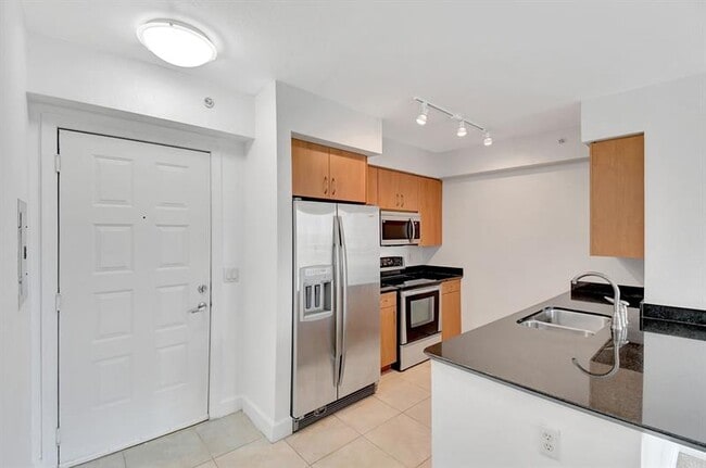 Building Photo - 1830 Radius Dr