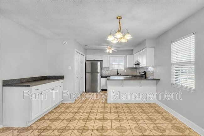 Building Photo - 1835 Upson St