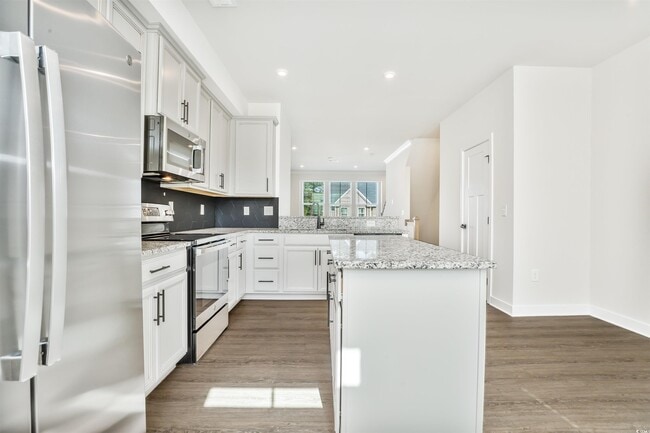 Building Photo - 303 Golan Cir