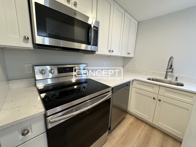 Building Photo - 501 Beacon St