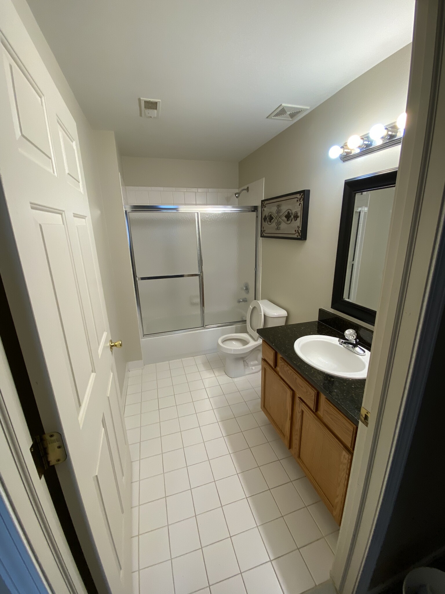 2nd Bath - 5625 Twin Oaks Dr