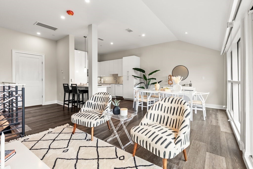 Building Photo - 771 Harrison Ave