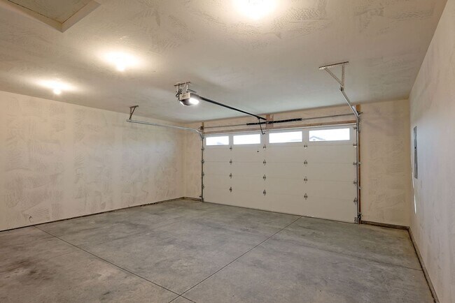 Building Photo - Kimberly - Single Family Home