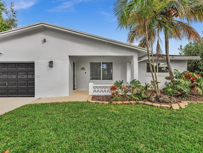 Building Photo - Southwest 42nd Terrace, Fort Lauderdale, FL 33314 - 3 BR 2 BA house