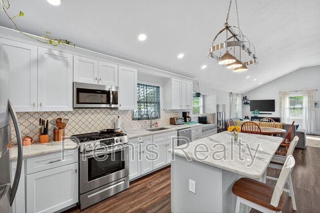 Building Photo - 4201 3rd Ave N