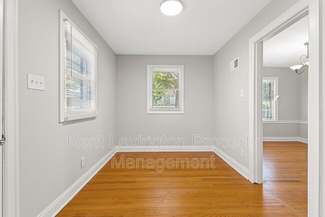 Building Photo - 147 Westgate Dr