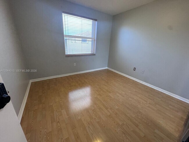 Building Photo - 1435 NW 154th Ln