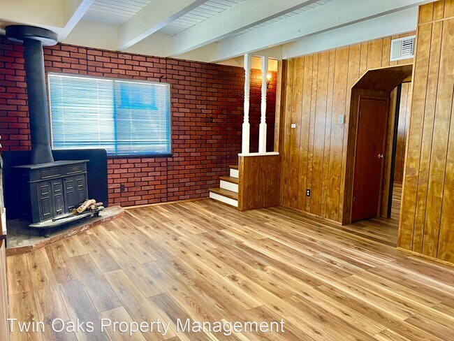 Building Photo - 2 br, 1 bath House - 6601 Lowry Lane