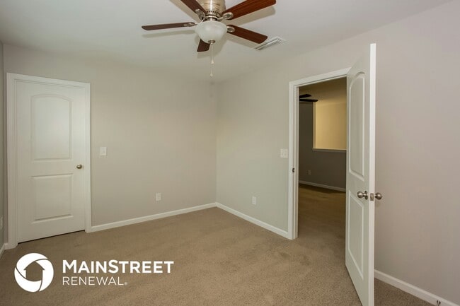 Building Photo - 1047 Manston Pl SW