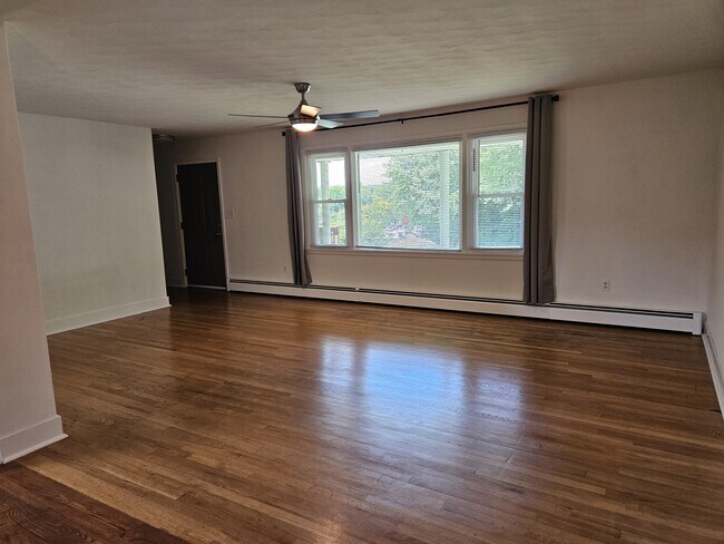 Building Photo - 1307 Harris St