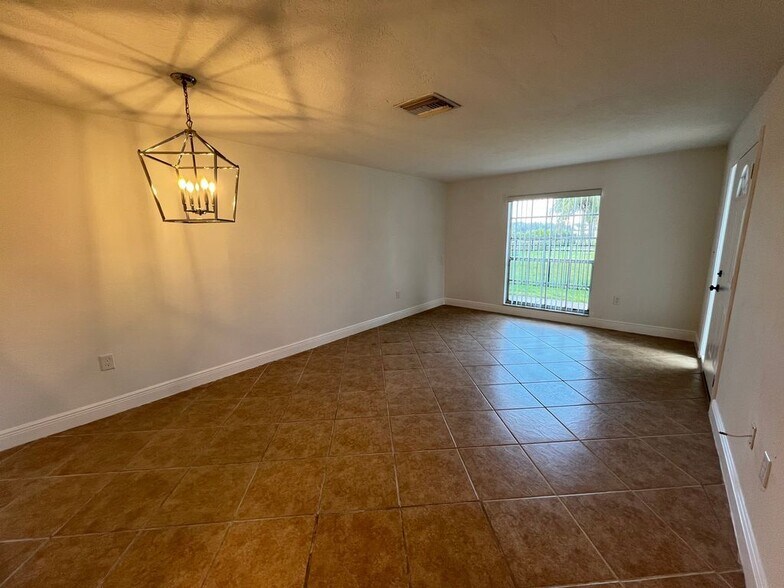 Building Photo - 710 Bayou Ave