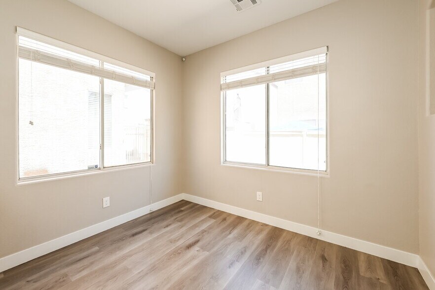 Building Photo - 5864 Cape Hatteras Ct