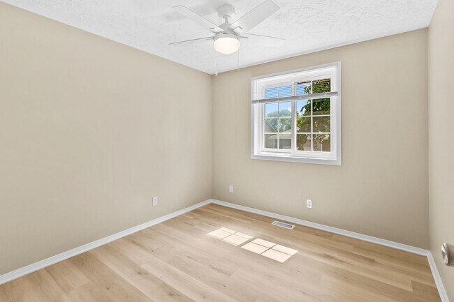 Building Photo - 5732 S 137th St