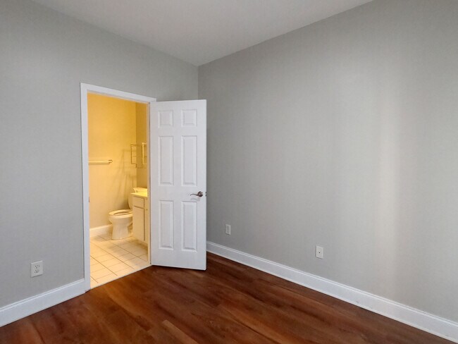 Building Photo - 213 16th St NW