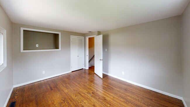 Building Photo - 404 Jefferson Ct