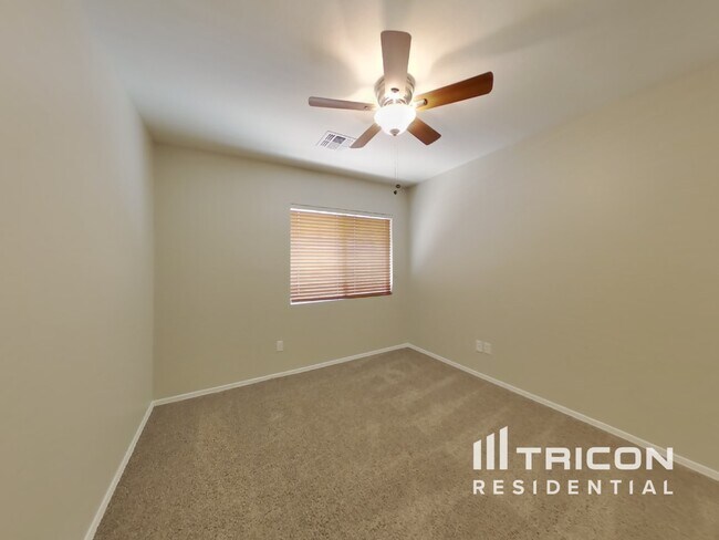 Building Photo - 4558 E Silverbell Rd