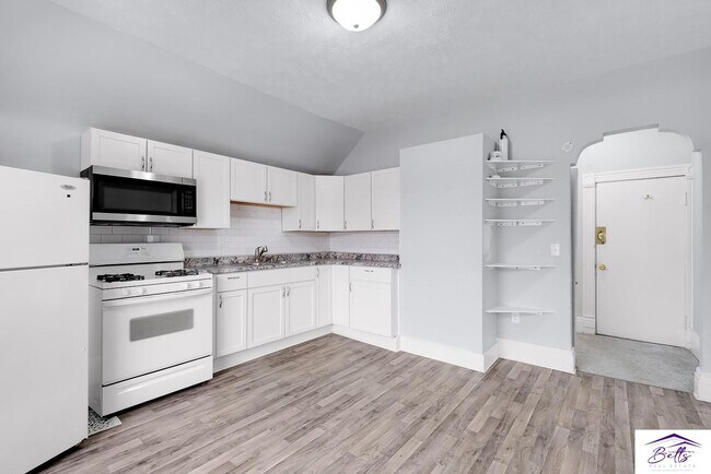 Building Photo - 1112 N 40th St