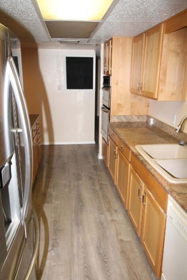 Building Photo - Beautiful Eastside Home