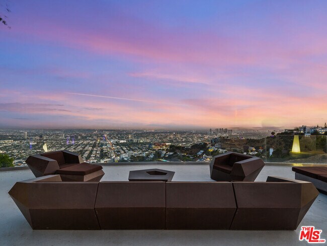 Building Photo - 8460 Cole Crest Dr