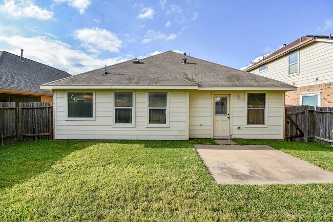 Building Photo - 20615 Maple Rain Ct