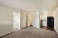Building Photo - 5415 3 Rd St