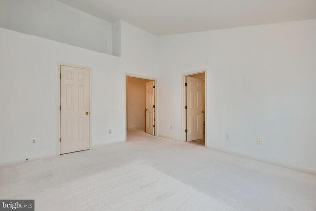 Building Photo - 11485 Carriage Gate Ct