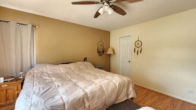 Building Photo - 301 Wedgewood Cir