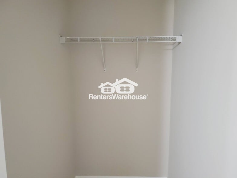 Building Photo - 5785 Crabapple Dr SW