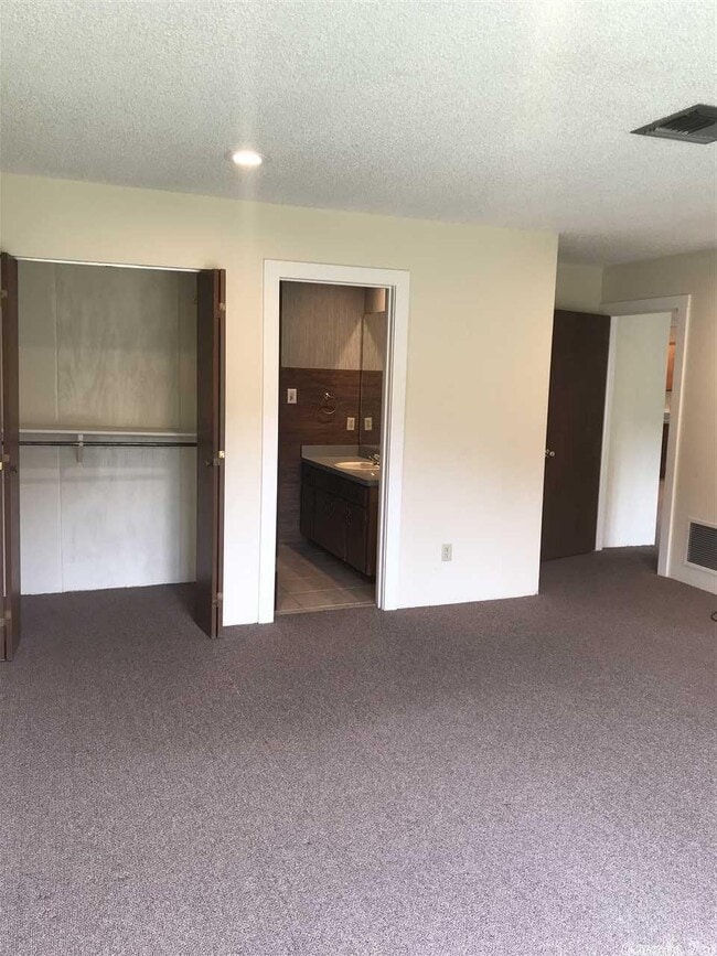 Building Photo - 207 Belvedere Dr