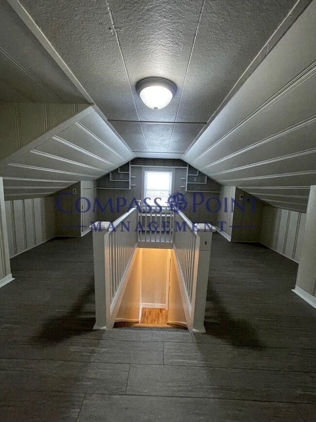 Building Photo - Spring Into Your New Home!
