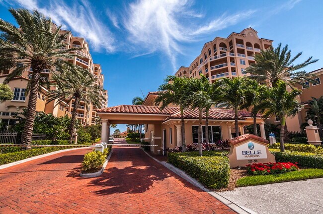 Building Photo - 521 Mandalay Ave