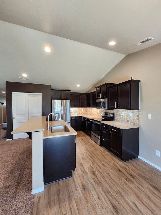 Building Photo - Beautiful One Level in the Reserve At Clea...