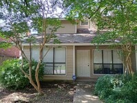 Building Photo - 2452 Brightside Dr