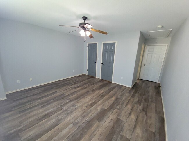 Building Photo - 115 Sendero Dr