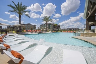 Building Photo - Elite 99 West