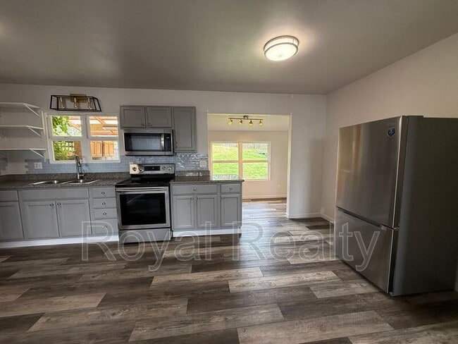 Building Photo - 5435 Lower Kula Rd