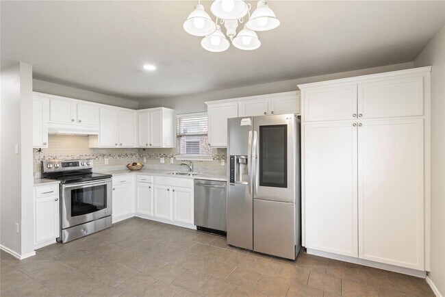 Building Photo - 12821 Thomas Jefferson St