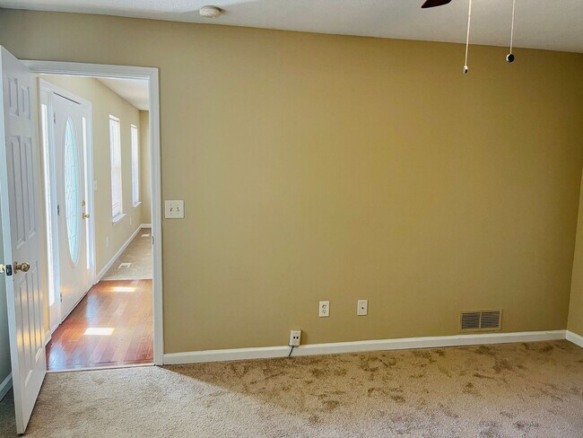 Building Photo - Charming 3 bed, 2 full bath home in Villa Rica!