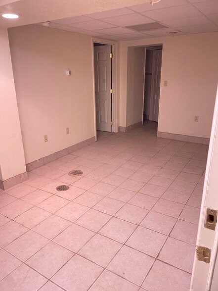 Apt I - 700 Brinton Ave