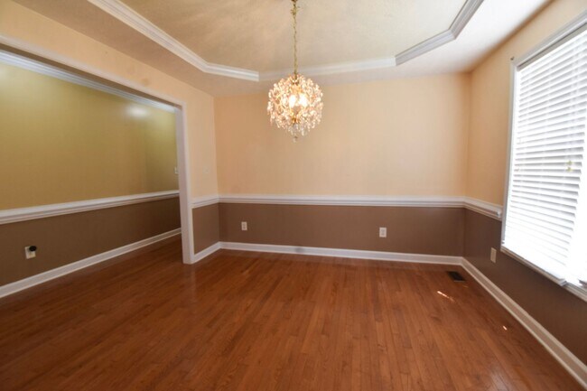 Building Photo - Coming Soon!! 4 Bedroom 2.5 Bath Nicely Renovated with Updated Fixtures! - No Pets