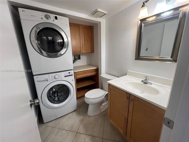 Building Photo - 773 SW 120th Way