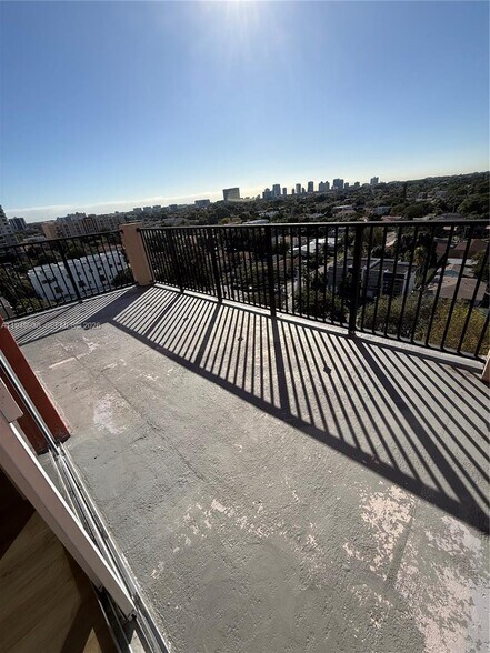 Building Photo - 3410 Coral Way