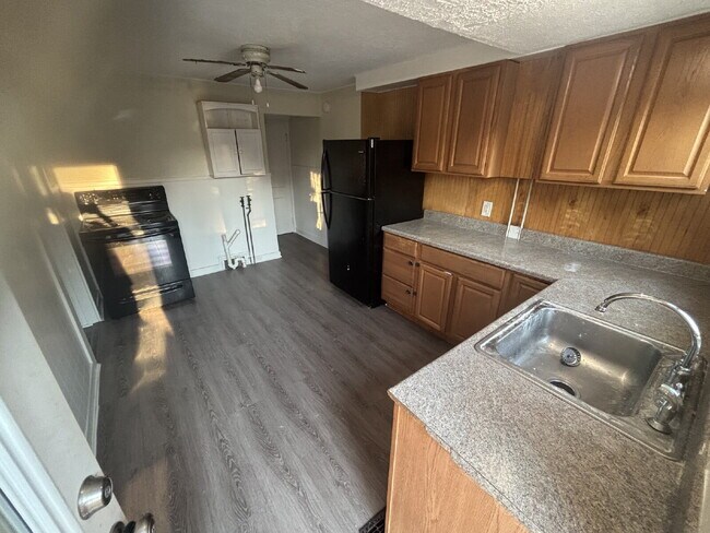 Building Photo - Spacious & Bright 2BR Duplex Unit Featuring Private Yard & Ample Parking