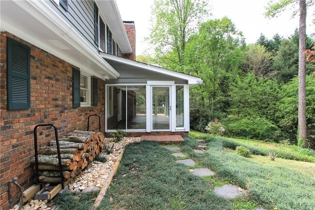 Building Photo - 1365 Timberland Dr
