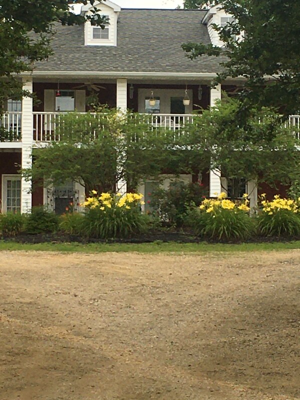 Building Photo - 174 Schools Dr