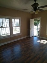 Building Photo - 1606 Collins Ave