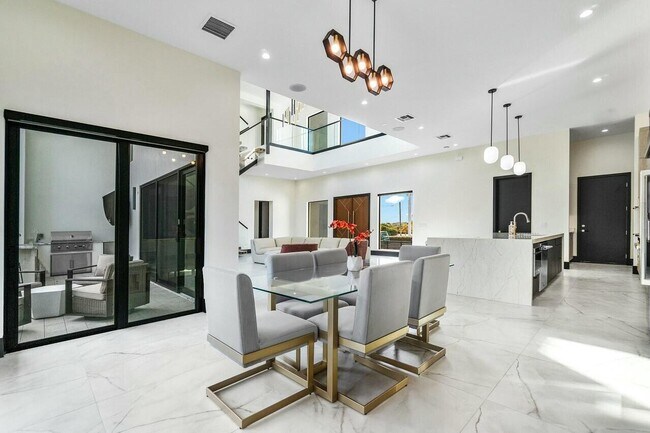 Building Photo - 13480 U.S. Rte 1