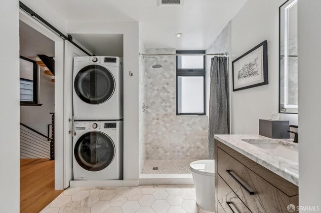 Building Photo - 312 Green St