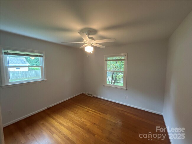 Building Photo - 5319 Winterhaven Dr