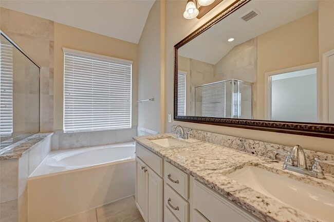 Building Photo - 106 Berlandier Ash Ct